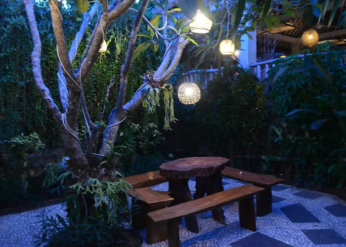 Casa de hóspedes Padang Padang Breeze 2*